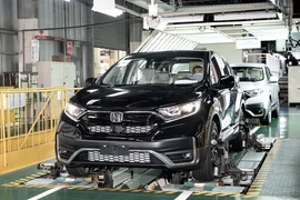 Vì sao ô tô lắp ráp trong nước không rẻ hơn nhập khẩu?