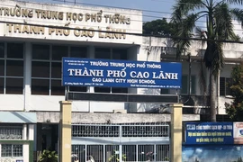 Phó Hiệu trưởng Trường THPT thành phố Cao Lãnh bị kỷ luật cảnh cáo vì chia sẻ đoạn video clip có hình ảnh phản cảm cho đồng nghiệp.