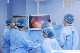 Nội soi thu nhỏ dạ dày hình ống điều trị béo phì 