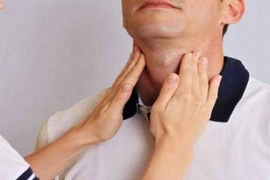 Suy cận giáp và hạ canxi máu mạn tính