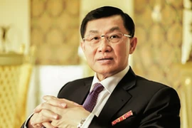 Buôn hàng hiệu lãi ít, dịch vụ sân bay mới thực sự là "con gà đẻ trứng vàng" của ông Johnathan Hạnh Nguyễn