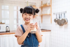 Sữa tăng cân chứa sữa non giúp bé tăng cân, phục hồi hậu Covid-19