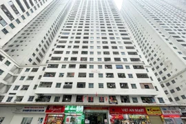 Hà Nội quá tải, “bỏ rơi” F0?