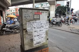 Dán quảng cáo ở cột điện, phạt đến 2 triệu đồng