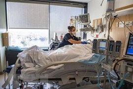 Gần một nửa người bị hội chứng COVID-19 kéo dài có viêm cơ não tủy