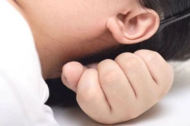 Ứng phó khi đang đi thang máy gặp sự cố