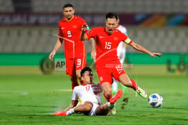 Việc ĐT Việt Nam để thua sát nút ĐT Trung Quốc trong trận đấu vòng loại 3 World Cup 2022 rạng sáng ngày 8/10 khiến một bộ phận người hâm mộ Việt Nam cảm thấy khó chấp nhận.