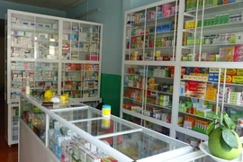 Hà Nội: Dừng kinh doanh dược, hàng loạt nhà thuốc bị thu hồi giấy phép.