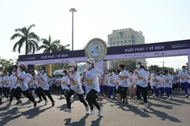 Gần 4.000 học sinh, sinh viên tỉnh Quảng Nam tham gia giải chạy với chủ đề “Bản lĩnh”.