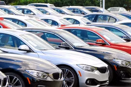 Ô tô nhập khẩu tháng 8 giảm mạnh