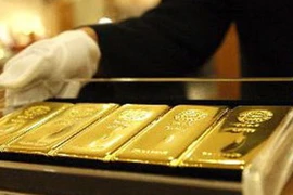 Giá vàng rung lắc, giảm sâu nhất kể từ năm 1983