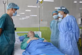 Bảo hiểm chi trả 3,5 tỷ viện phí cho bệnh nhân phi công