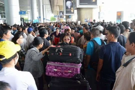 Nhiều "ông lớn" vào cuộc, hạ tầng hàng không Việt thêm quá tải