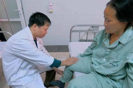 Chấm dứt đi khập khiễng sau 48 năm nhờ thay khớp háng