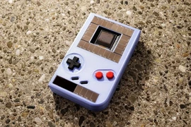 Thiết bị chơi điện tử cầm tay không cần pin