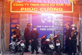 Bắt giám đốc công ty Phúc Cường, thu nhiều dao kiếm