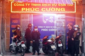 Bắt giám đốc công ty Phúc Cường, thu nhiều dao kiếm