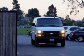 Linh cữu của nghệ sĩ Chí Tài được đưa tới nhà quàn ở Mỹ