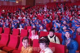 Dừng toàn bộ hoạt động văn hoá cho 600 khách Trung Quốc ở cung cá heo Quảng Ninh