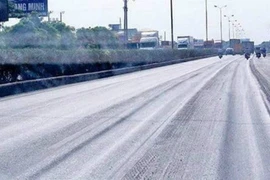 Khẩn trương đẩy nhanh dự án sửa chữa mặt đường Quốc lộ 5