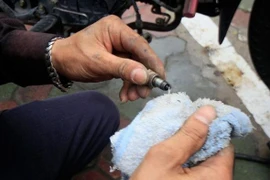 Sau khi đi mưa, cần bảo dưỡng thế nào để xe máy luôn bền đẹp?