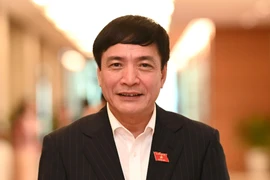 Giới thiệu ông Bùi Văn Cường để bầu làm Tổng Thư ký Quốc hội