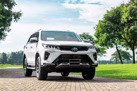 Toyota ﻿﻿Fortuner 2022 đã có mặt trên thị trường, giá từ 1 tỷ đồng
