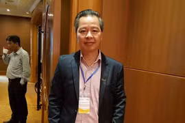 Không loại được, vì họ là viên chức mất rồi