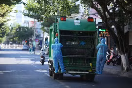 Loại trừ nguy cơ tiềm ẩn dịch bệnh Covid-19: Đà Nẵng khép kín quy trình thu gom, xử lý