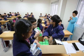 Nhiều lợi ích, phụ huynh Hà Nội hài lòng với Sữa học đường