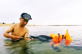 Những người đem cả gia tài 'đổ xuống biển'