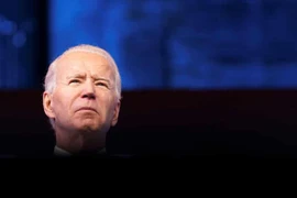 Khủng hoảng chồng khủng hoảng ngày ông Biden bước vào Nhà Trắng