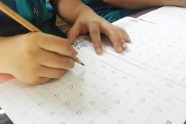 Nhồi nhét kiến thức sớm cho trẻ, có thể dẫn đến "tắc nghẽn kiến thức"