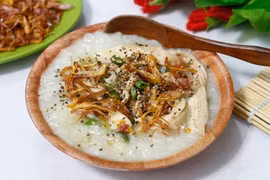 Cách nấu cháo gà hạt sen nóng hổi, bổ dưỡng siêu đơn giản