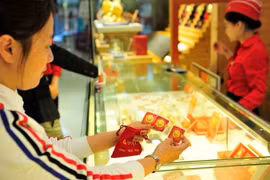 Kiểm tra trọng lượng vàng