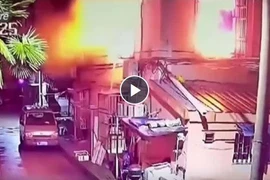 Nổ xe điện đang sạc, 3 người tử vong