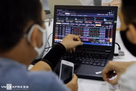 Chứng khoán tiếp tục thăng hoa