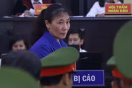 Gian lận điểm thi: Biết là sai, nhưng vẫn nhận tiền vì đã làm việc vất vả