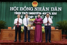 Lãnh đạo Thường trực Tỉnh ủy Thái Nguyên chúc mừng tân Phó Chủ tịch UBND tỉnh Nguyễn Thanh Bình.