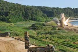 Hàn Quốc diễn tập phóng tên lửa hành trình đất đối đất Hyunmoo-II. Ảnh Yonhap