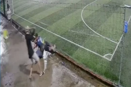 Anh K bị nhóm người dùng hung khí chém tới tấp.