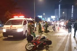 Cảnh sát phong tỏa hiện trường, điều tra nguyên nhân vụ tai nạn