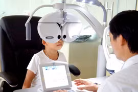 Việt Nam có khoảng 2 triệu người mù và thị lực kém