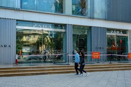 Hà Nội khẩn tìm người đến Vincom Bà Triệu và hàng loạt cửa hàng ăn uống liên quan đến F0