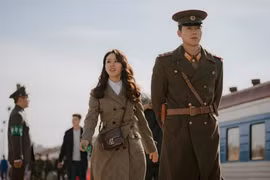 Ảnh thời đi học và học vấn của cặp đôi Hyun Bin - Son Ye Jin