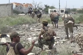 Video Houthi tấn công Liên quân Ả rập Xê út ở tỉnh Hajjah của Yemen