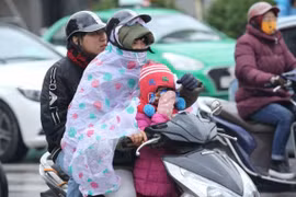 Miền Bắc rét có nơi 13 độ C, mưa dông kèm gió mạnh gây thiệt hại lớn nhiều nơi