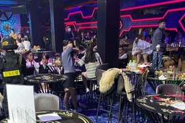 Lực lượng chức năng kiểm tra nhà hàng DJ 365.