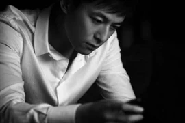 Có linh cảm chồng thương nhớ người khác