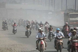 Ô nhiễm không khí ở mức nguy hại, Bộ TN&MT khuyến cáo người dân hạn chế ra ngoài